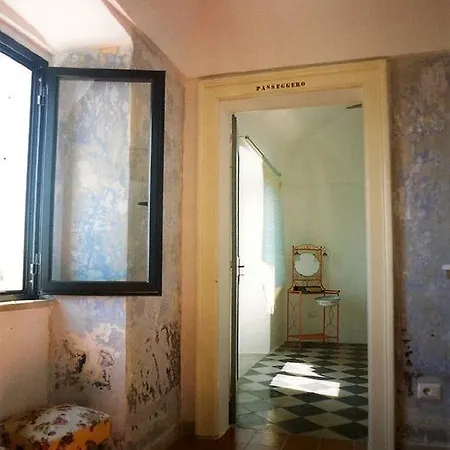 Casa Su Rotaie * Otrante