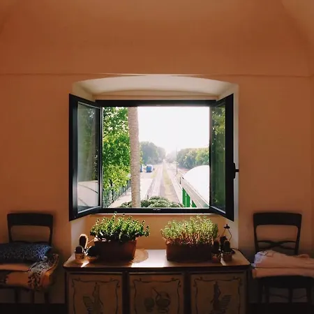 Casa Su Rotaie Guest house